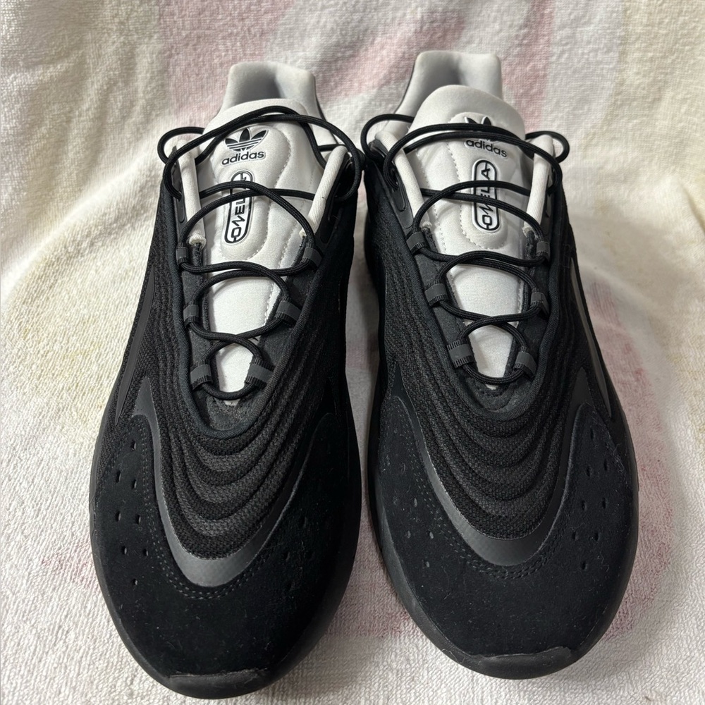 adidas Ozelia Triple Black Men Sz 11.5